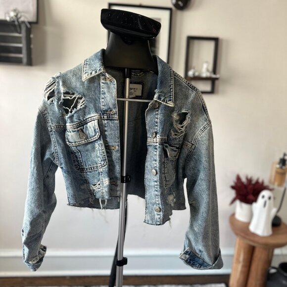 Distressed Denim Cropped Jacket - Picture 4 of 6